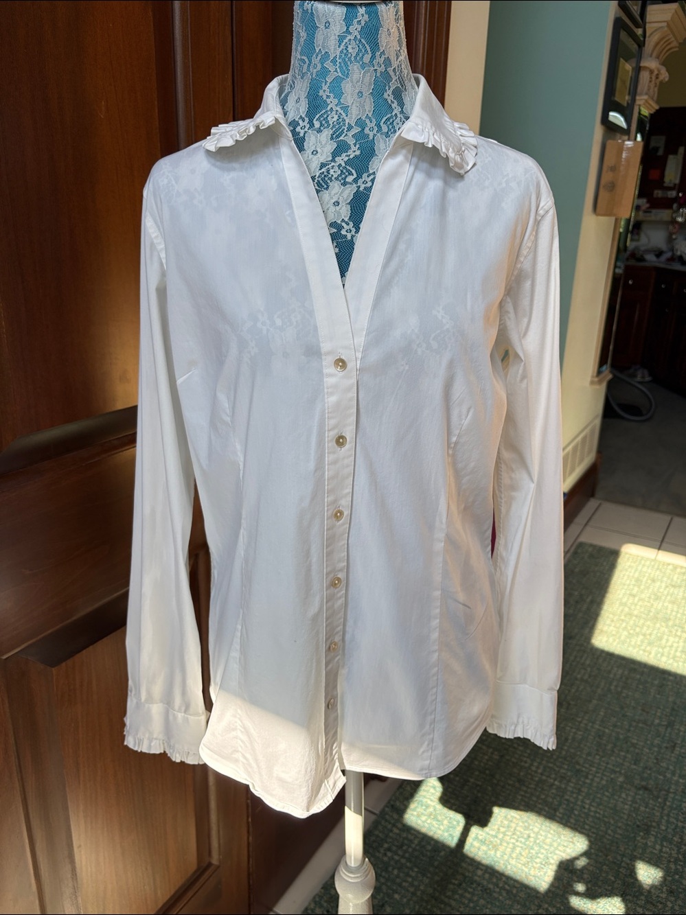 Brooks Brothers  Blouse  Dress Shirt  button-down / ruffle edge collar & cuff